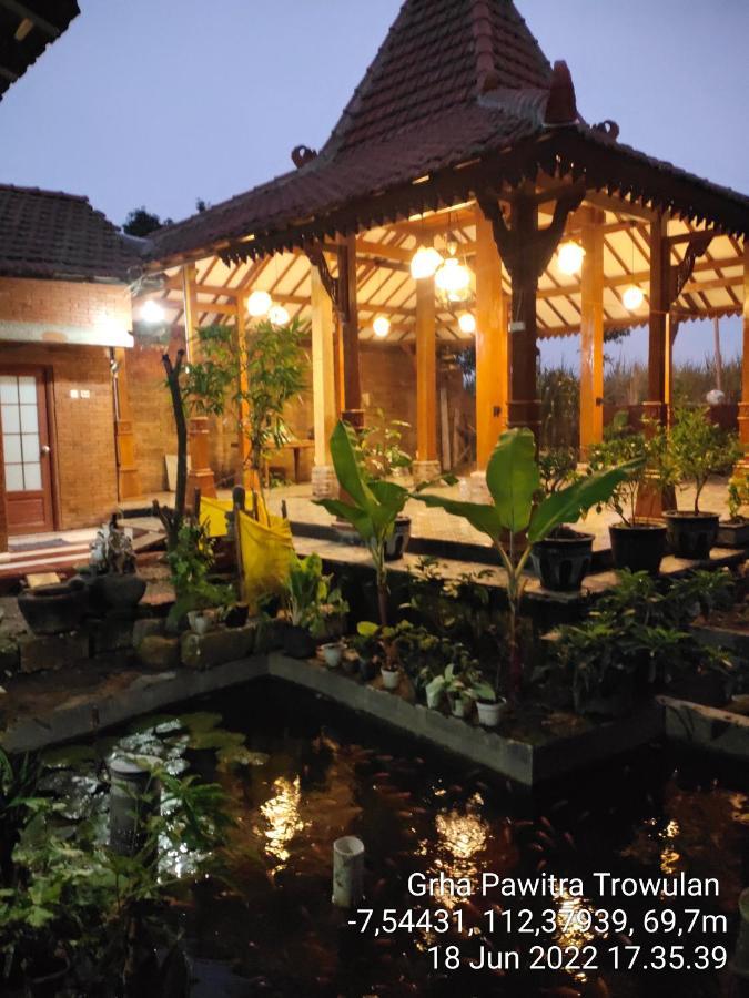 Grha Pawitra * Trowulan